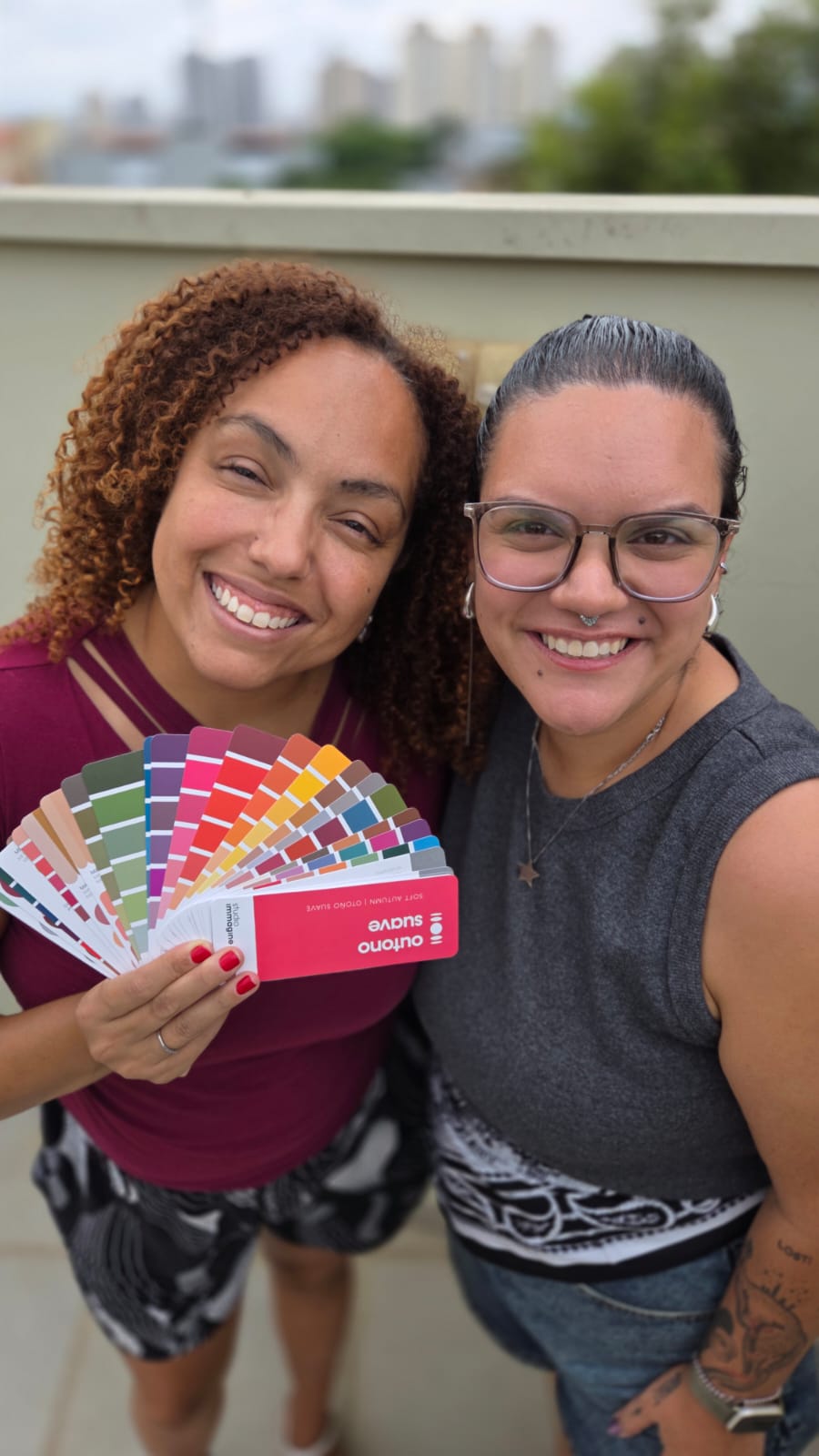 Cliente com paleta Outono Suave — coloração pessoal