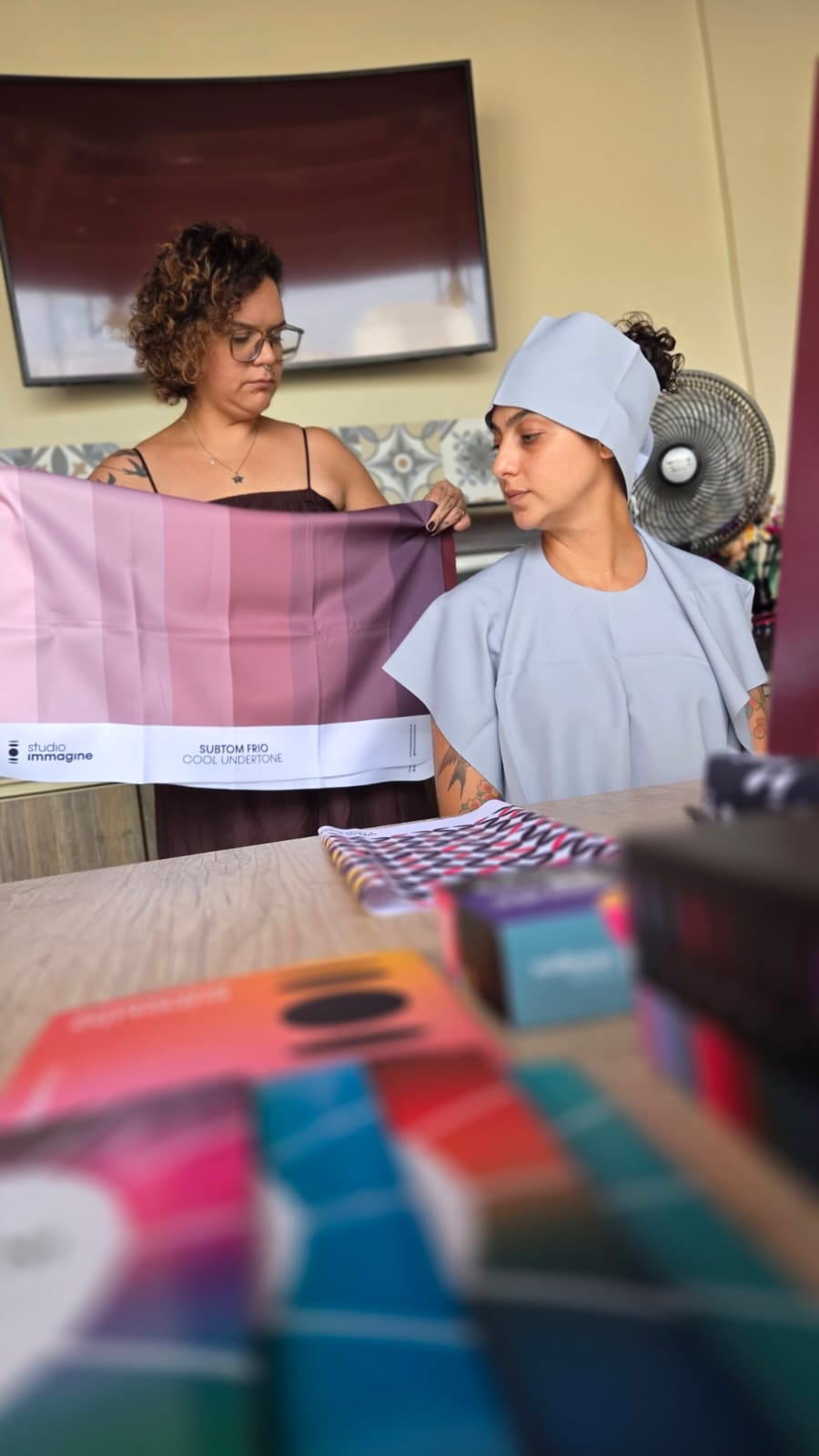 Comparação de subtom frio — atendimento Thaís Tagliatella